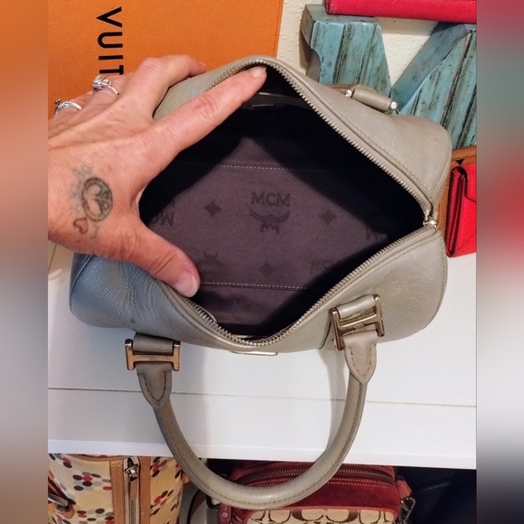 MCM Boston Bag Grey GUC - Picture 8 of 9